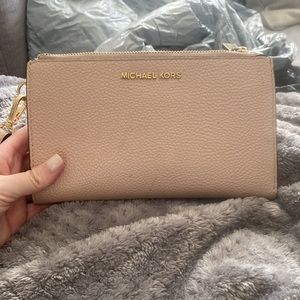 Michael Kors wrist wallet/clutch